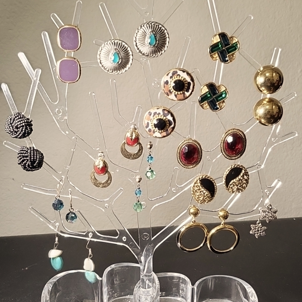 Vintage 12 pairs of pierced earrings